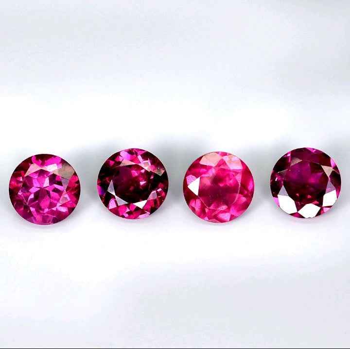 Natural Rhodolite Garnet - 4.11ct Round Cut Set