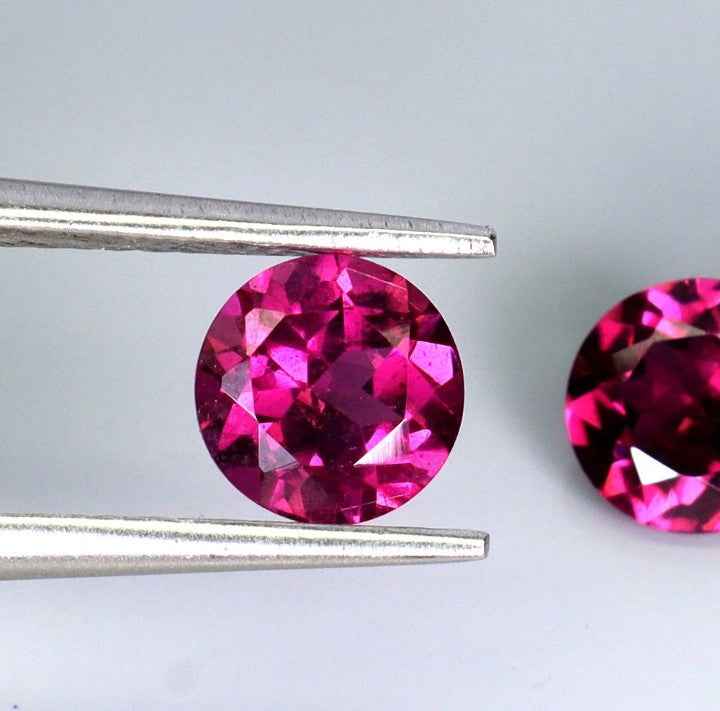 Natural Rhodolite Garnet - 4.11ct Round Cut Set